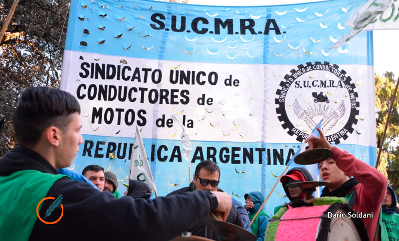 Sindicato de cadetes pide controles a los que trabajan para aplicaciones móviles