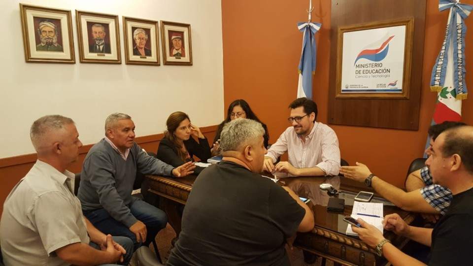 Gremios docentes de La Rioja pidieron apertura de la mesa salarial