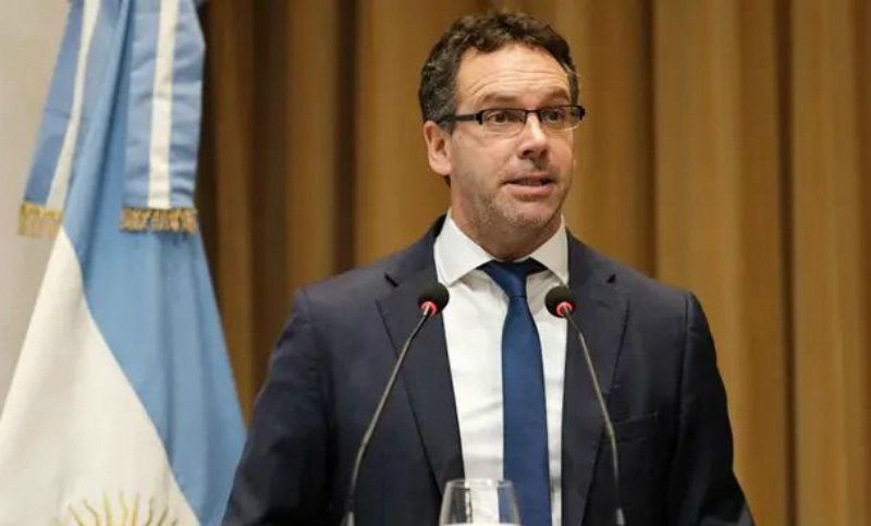 El Gobierno le pide permiso al FMI para intervenir con el fin de que no se dispare el dólar