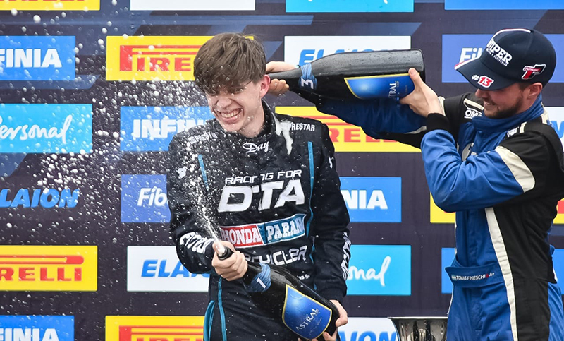El juvenil Bastidas ganó el TC2000 en Rosario