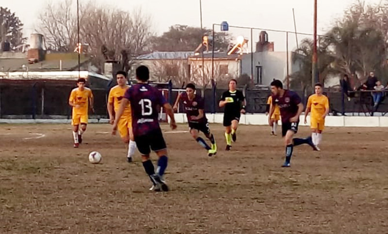 El Charrúa le ganó al Canario y se subió a la punta del Molinas