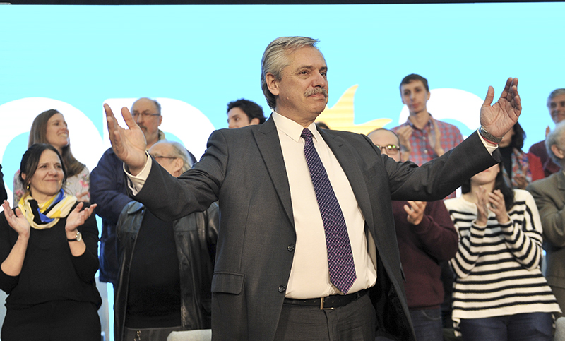 Fernández: «El que desestabiliza a Macri es su ministro de Economía, hizo estragos»