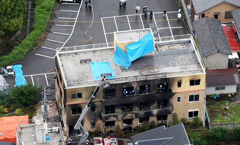 Un hombre mató a 33 personas en Japón en un ataque incendiario a un estudio de animación
