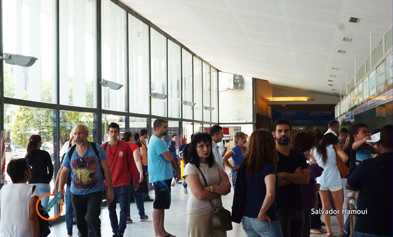 Prestadores de servicio que hagan esperar al cliente más de media hora serán multados