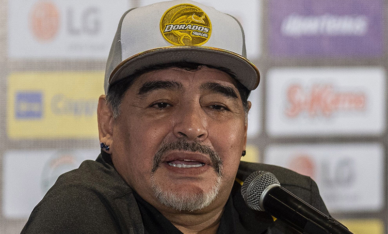 Diego Maradona pasó con éxito la cirugía de la rodilla derecha