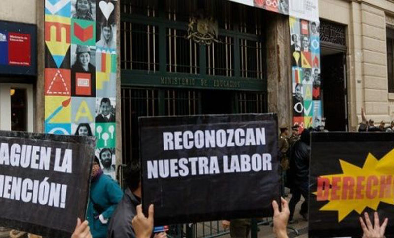 Trabajadores chilenos paran para exigir mejores salarios 