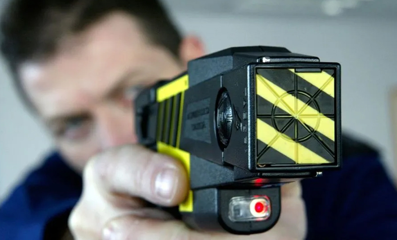 El gobierno compró las primeras 100 pistolas taser para las fuerzas de seguridad