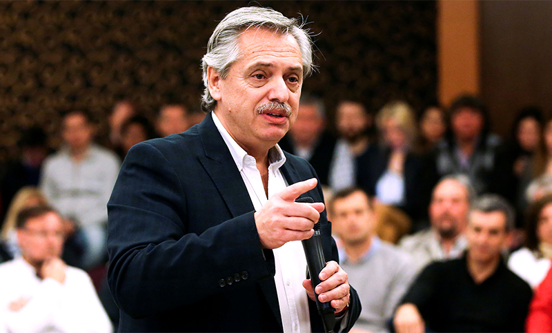 Alberto Fernández se reúne en Paraná con empresarios y jóvenes universitarios