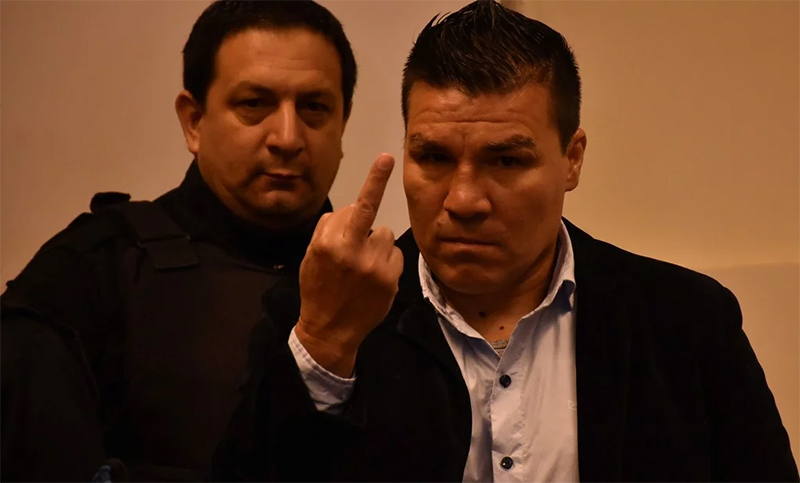 Con gestos violentos Carlos Baldomir llegó al juicio por abuso a su hija