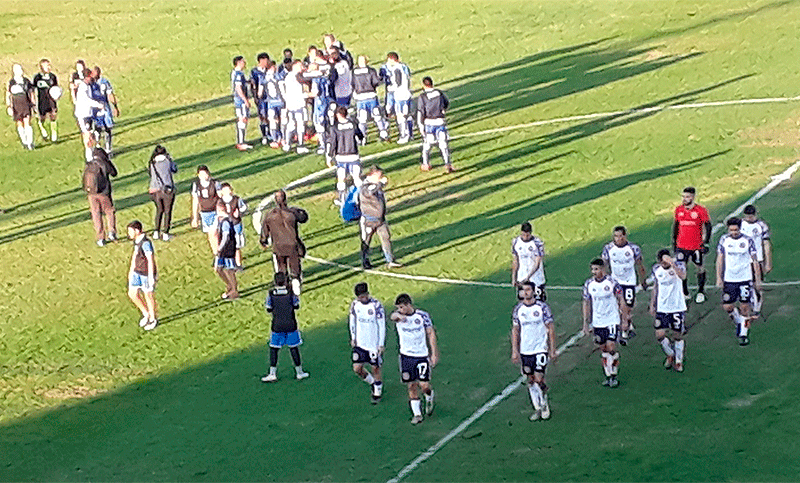 El Charrúa cayó en su debut