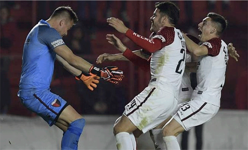 Colón eliminó a Argentinos en una serie increíble de penales