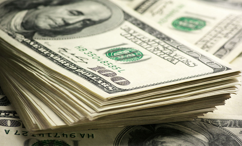 El dólar marcó su cuarto retroceso (leve) consecutivo y cerró a $43,45
