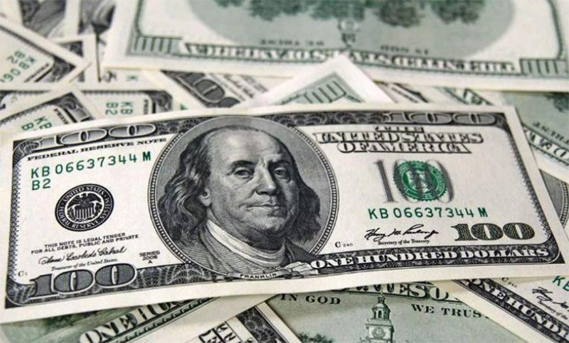 El dólar volvió a cerrar al alza y superó los $45: el Gobierno le baja el tono