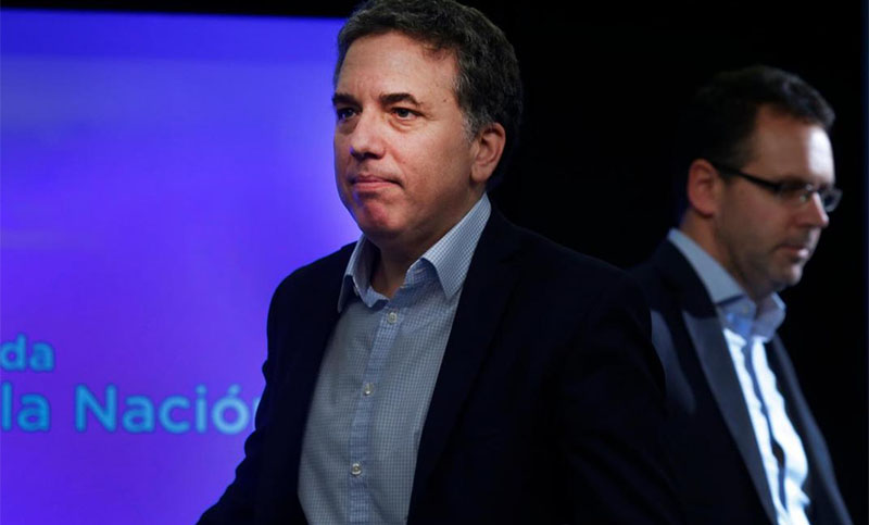 Con la mira en elecciones, dólar e inflación, el Gobierno relaja la política monetaria