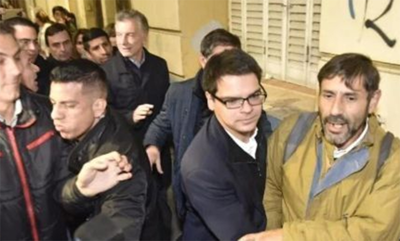 Un hombre insultó a Macri  en la cara en su paso por Córdoba
