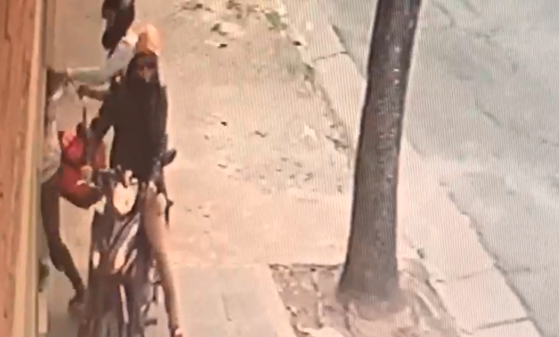 Asaltaron a una nena de 15 años, le robaron el bolso y ahora pide ayuda para recuperar sus pertenencias