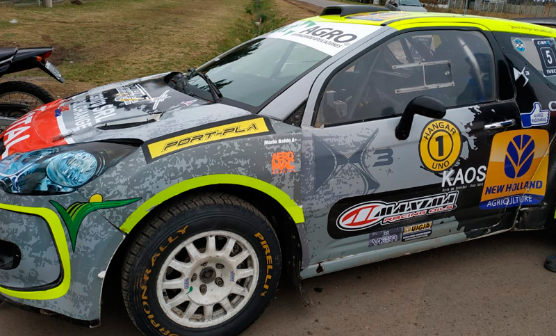 Detienen a piloto de Rally Cross por querer salir a pasear en el auto de carrera
