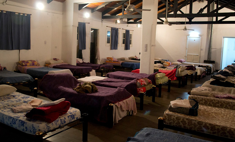 Los refugios de la ciudad se encuentran desbordados y algunas personas deben dormir en la calle 