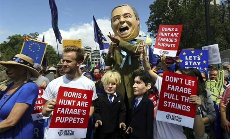 Miles de londinenses marcharon contra el Brexit y Boris Johnson