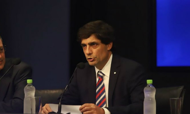 Lacunza irá al Congreso a explicar el “reperfilamiento” de deuda