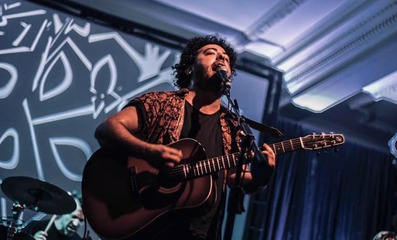 Pablo Comas presenta «Hambre», un disco necesario para estos tiempos