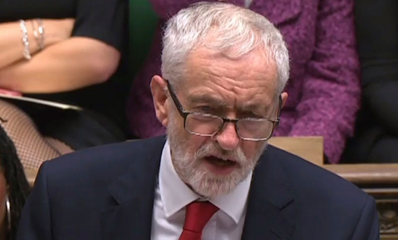 Corbyn busca un gran acuerdo opositor para bloquear un «Brexit duro» por la vía legislativa