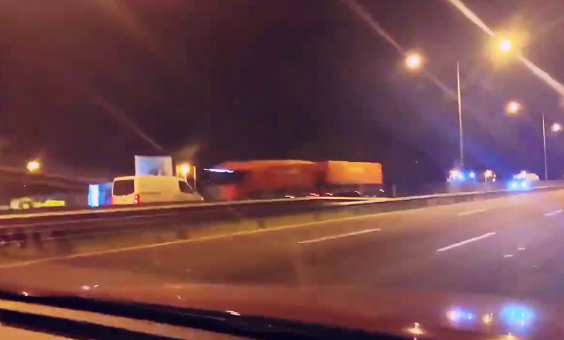 Circulaba a contramano por Panamericana, se estrelló contra un camión y murió