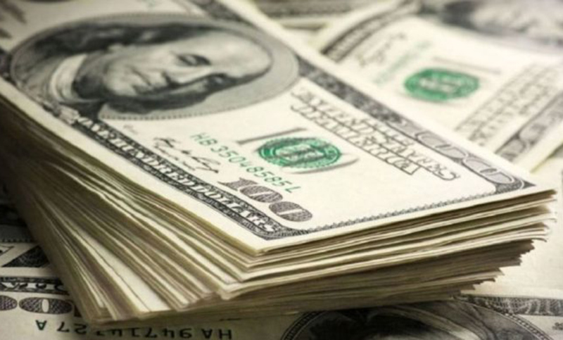 El dólar empezó agosto en alza y cerró a $45,55 