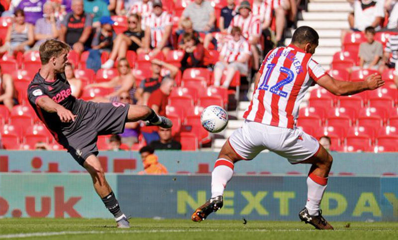 El Leeds de Bielsa volvió a ganar y es el único puntero