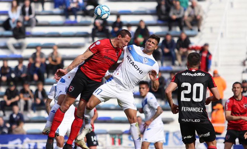 Newell’s fue frágil en defensa, no convenció en el juego y cayó ante Vélez