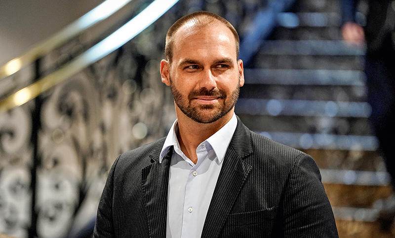 Eduardo Bolsonaro apoyó las movilizaciones a favor de Macri 