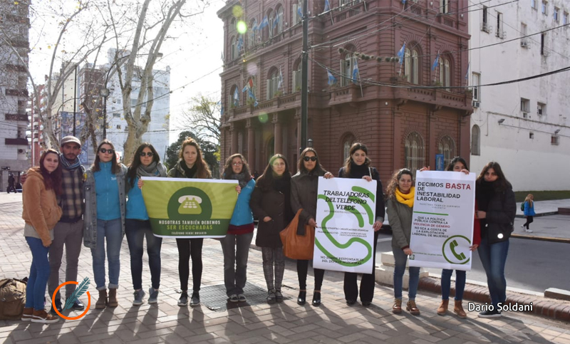 Trabajadores del Teléfono Verde y de Ambiente reclamaron por su precarización laboral
