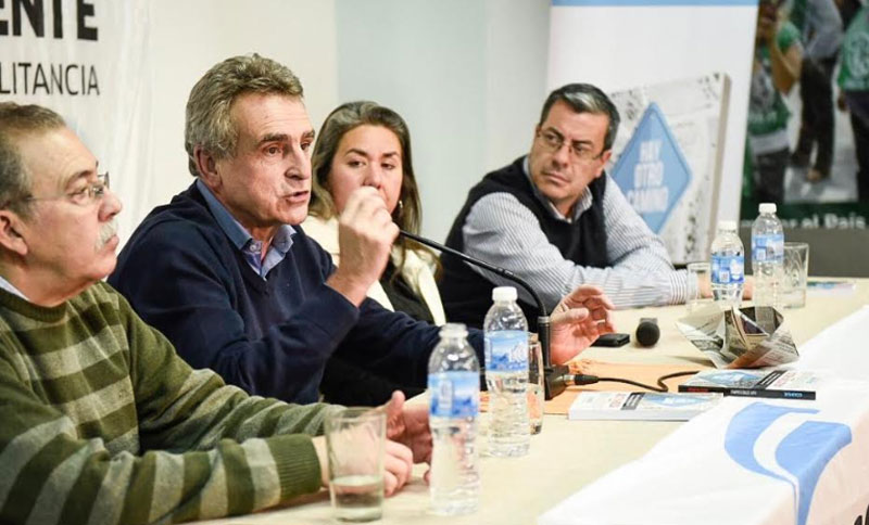 Rossi dijo que para recomponer «la vida de los argentinos, el camino es gobernar a favor del pueblo»