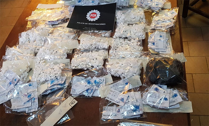 Importante secuestro de droga y armas en cuatro allanamientos de la PDI