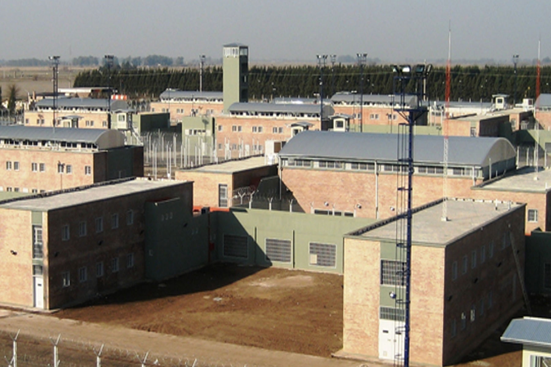 Ataque a balazos contra familiares que esperaban ingresar a cárcel de Piñero