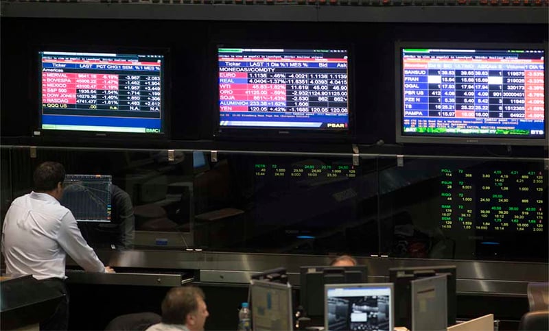 Bloomberg: Los bonos argentinos, en una contagiosa «crisis de liquidez»