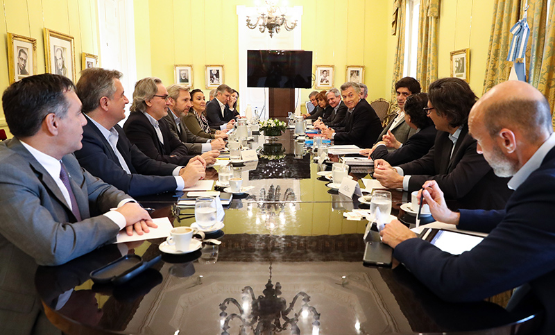 Mauricio Macri y sus ministros cobrarán el bono de $5000 anunciado para paliar la crisis económica