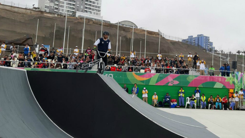 José Torres se quedó con la medalla de plata y Agustina Roth con la bronce en el BMX