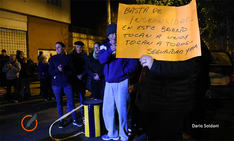Movilización en barrio Industrial en reclamo por constantes robos