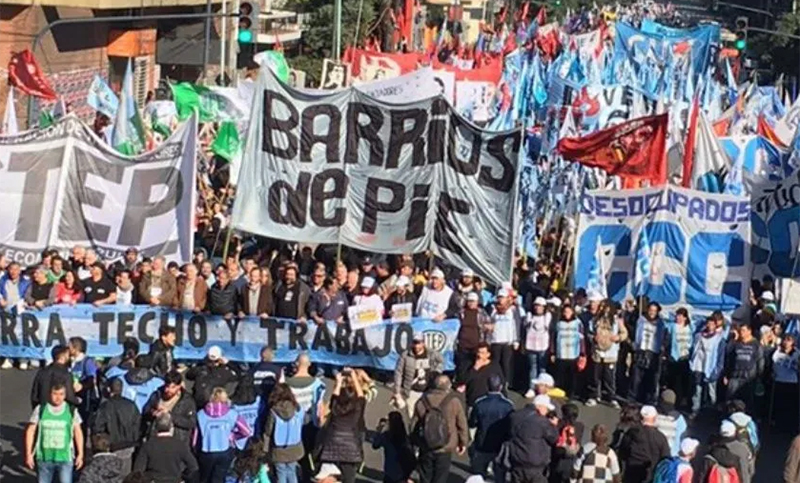 Movimientos sociales califican de «electoralista» el paquete de medidas anunciado por Macri