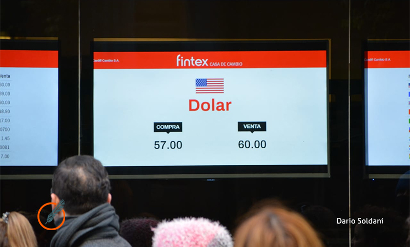 Tras una semana negra, el dólar cerró a $58,12: el peso se devaluó casi un 25%