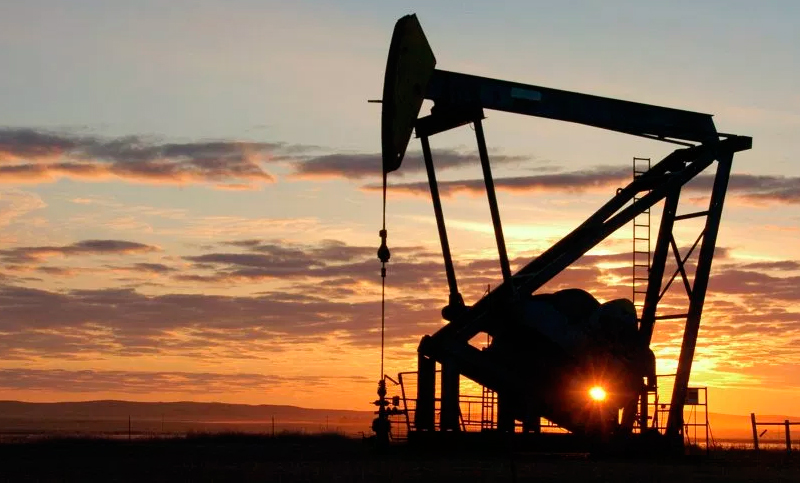 Advierten que provincias petroleras presentarán recurso ante la Corte por el congelamiento de combustibles