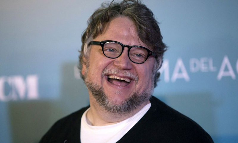 Guillermo del Toro le habló a los inmigrantes al descubrir su estrella en el Paseo de la Fama