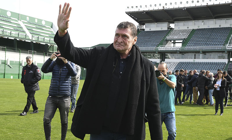 Falcioni inició su cuarto ciclo en Banfield y estableció un récord