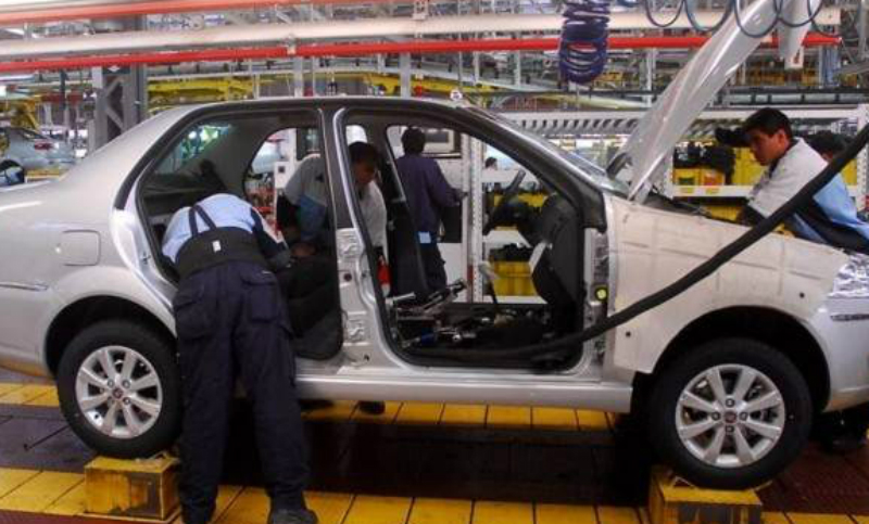 Fiat planea suspender días de producción en Córdoba debido a la baja en ventas