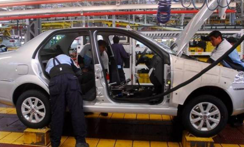 Fiat planea suspender días de producción en Córdoba debido a la baja en ventas
