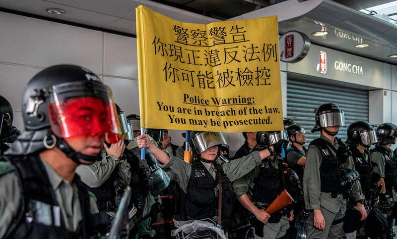 La policía de Hong Kong prohíbe una nueva manifestación convocada para el domingo