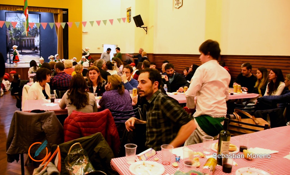 Las colectividades mostraron un adelanto de la fiesta de la ciudad