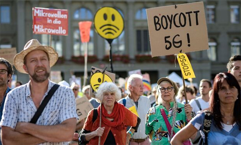 Miles de personas se manifestaron en Suiza contra el despliegue de la red 5G