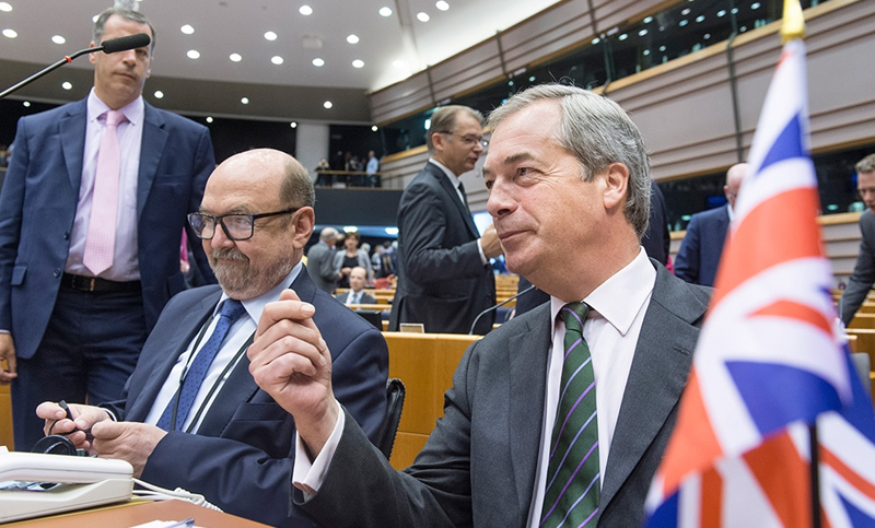 La cúpula de la Comisión Europea está convencida que se concretará el Brexit